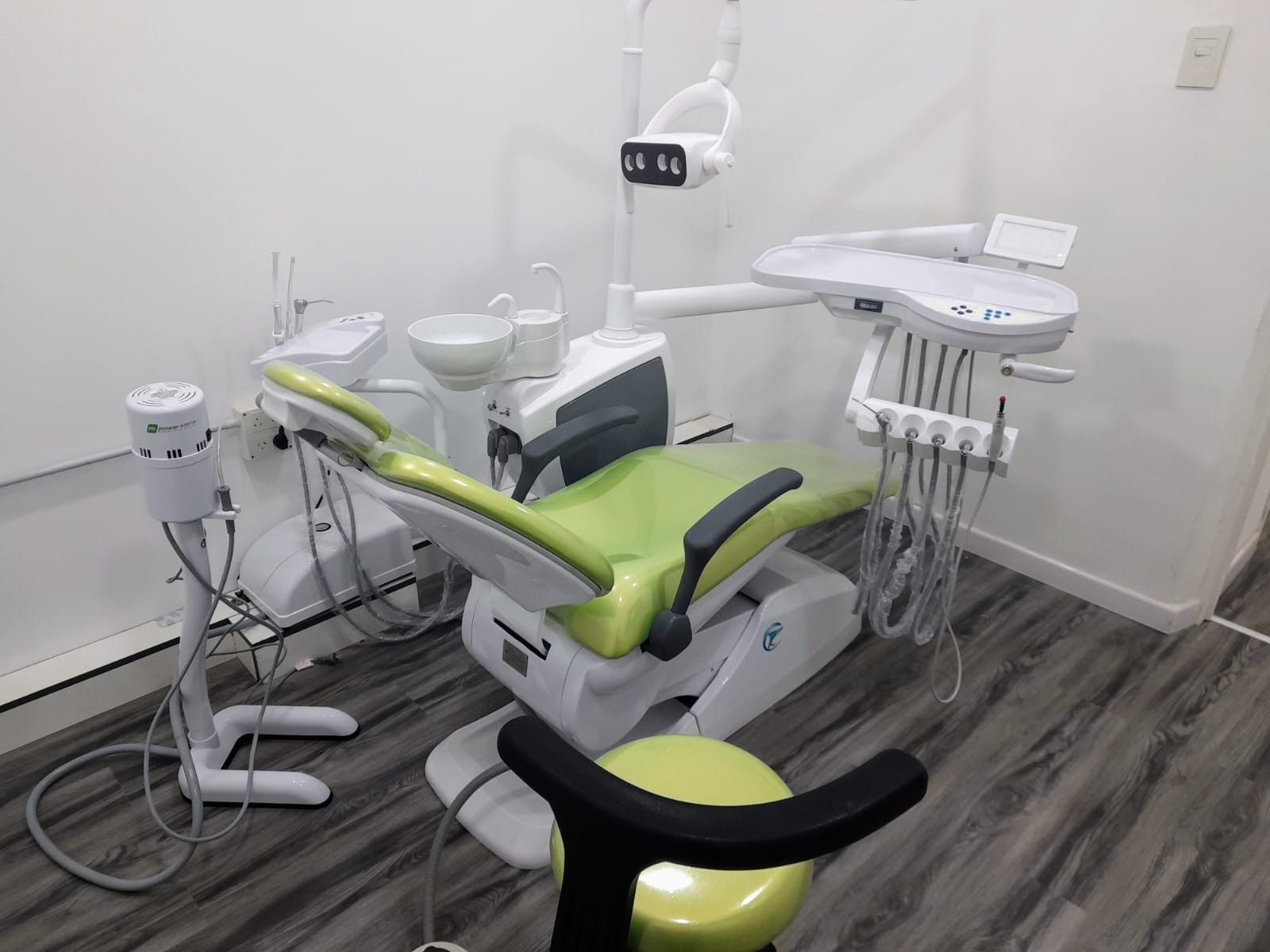 Consultorio odontológico equipado de Adyda Dental en Quilmes